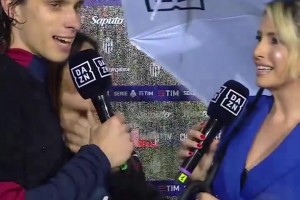 卡拉菲奧里女友標(biāo)記領(lǐng)地的視頻，看一次笑一次??