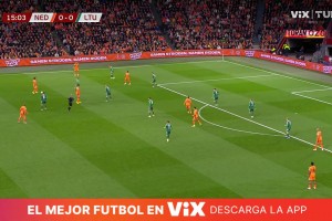 荷蘭1-0領(lǐng)先！德容直塞助攻，賴因德斯小角度推射破門