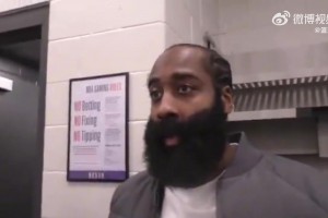 學(xué)長狄龍現(xiàn)場觀戰(zhàn)！林葳今日8分鐘1投0中得2分2板2助集錦~