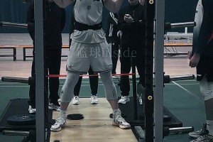 休賽期真的有練！王哲林體測輕松完成100KG深蹲測試