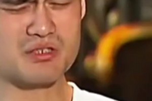 靈魂拷問！姚明接受魯豫采訪名場面：是不喜歡唱還是唱的不好？