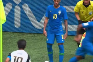 百看不厭！內(nèi)馬爾世界杯經(jīng)典的彩虹過人！無法被束縛的巴西精靈！