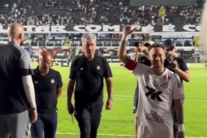 真男人！內(nèi)馬爾賽后還綁著冰袋下場，為了球隊保級拼盡全力了啊！