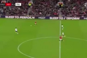 曼聯(lián)經(jīng)典名場面！桑喬“一計害三賢”