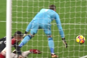 2017年，德赫亞在對陣阿森納時， 貢獻的14次撲救