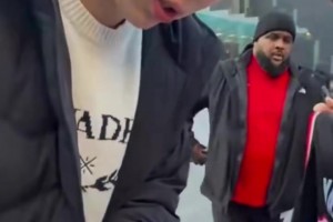 多倫多球迷等瀚森簽名等了1個小時！瀚森：都是哥都是哥??