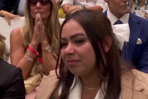 記者：你喜歡這場比賽嗎？ 瓜瓜：“我的天哪，我掉頭發(fā)了！”