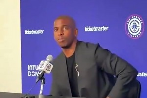 保羅加盟時曾表示：哈登喜歡泡訓練館！我和登還有未竟事業(yè)！