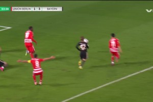 凱恩禁區(qū)內(nèi)犯規(guī)送點(diǎn)！奎菲爾德點(diǎn)射破門梅開二度！