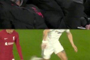 當(dāng)年利物浦補(bǔ)時6-0領(lǐng)先時還發(fā)起強(qiáng)攻，渣叔直接無奈了??