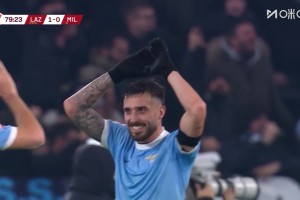 拉齊奧第80分鐘攻破米蘭！扎卡尼接角球甩頭攻門得手！