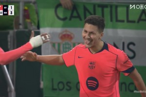 攻入巴薩生涯首球！巴德吉禁區(qū)內(nèi)爆射近角破門！巴薩3-1貝蒂斯！